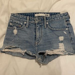 medium wash vintage denim shorts